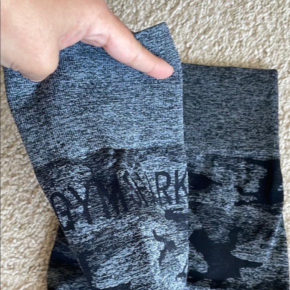 Nwot Gymshark camo leggings - Picture 2 of 8